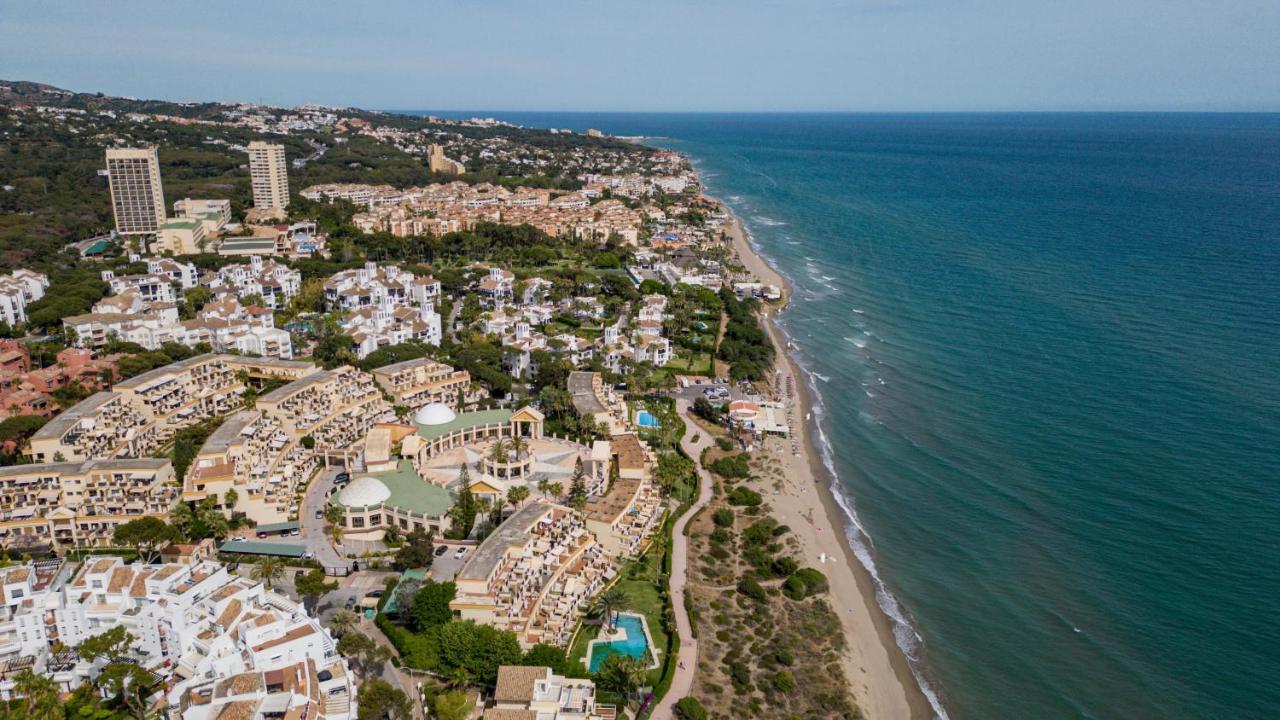 Beachfront Luxury Complex With Tropical Gardens & Pools Marbella Exterior photo