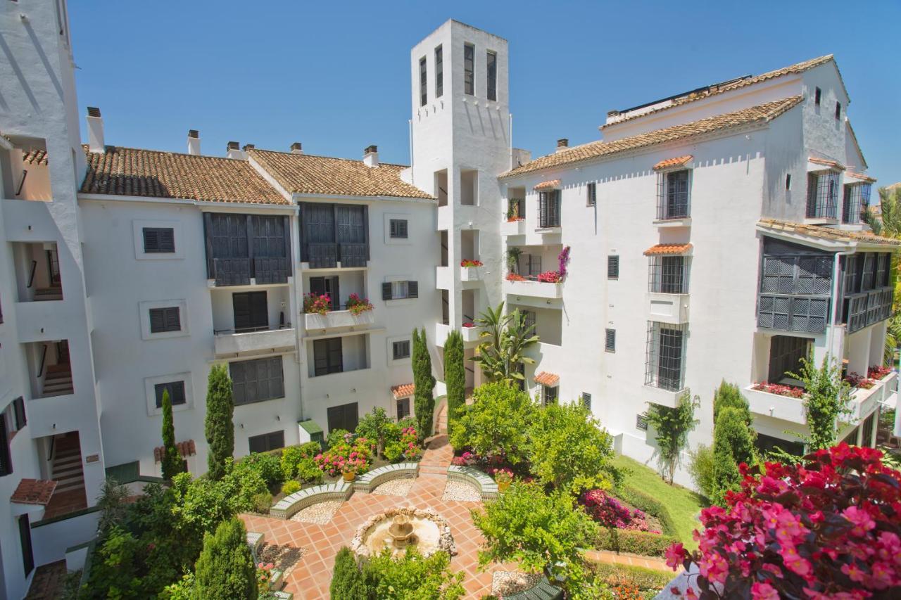 Beachfront Luxury Complex With Tropical Gardens & Pools Marbella Exterior photo